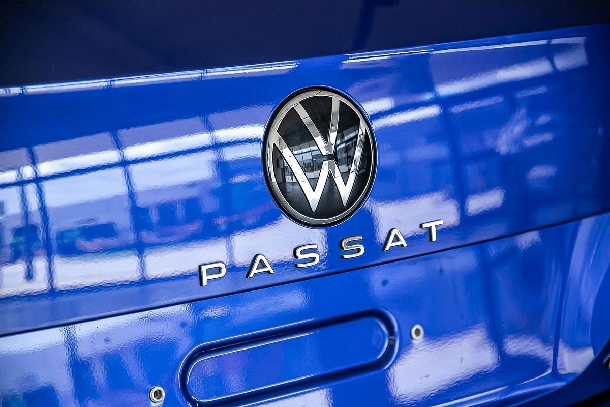 2023 Volkswagen Passat 206TSI R-Line B8