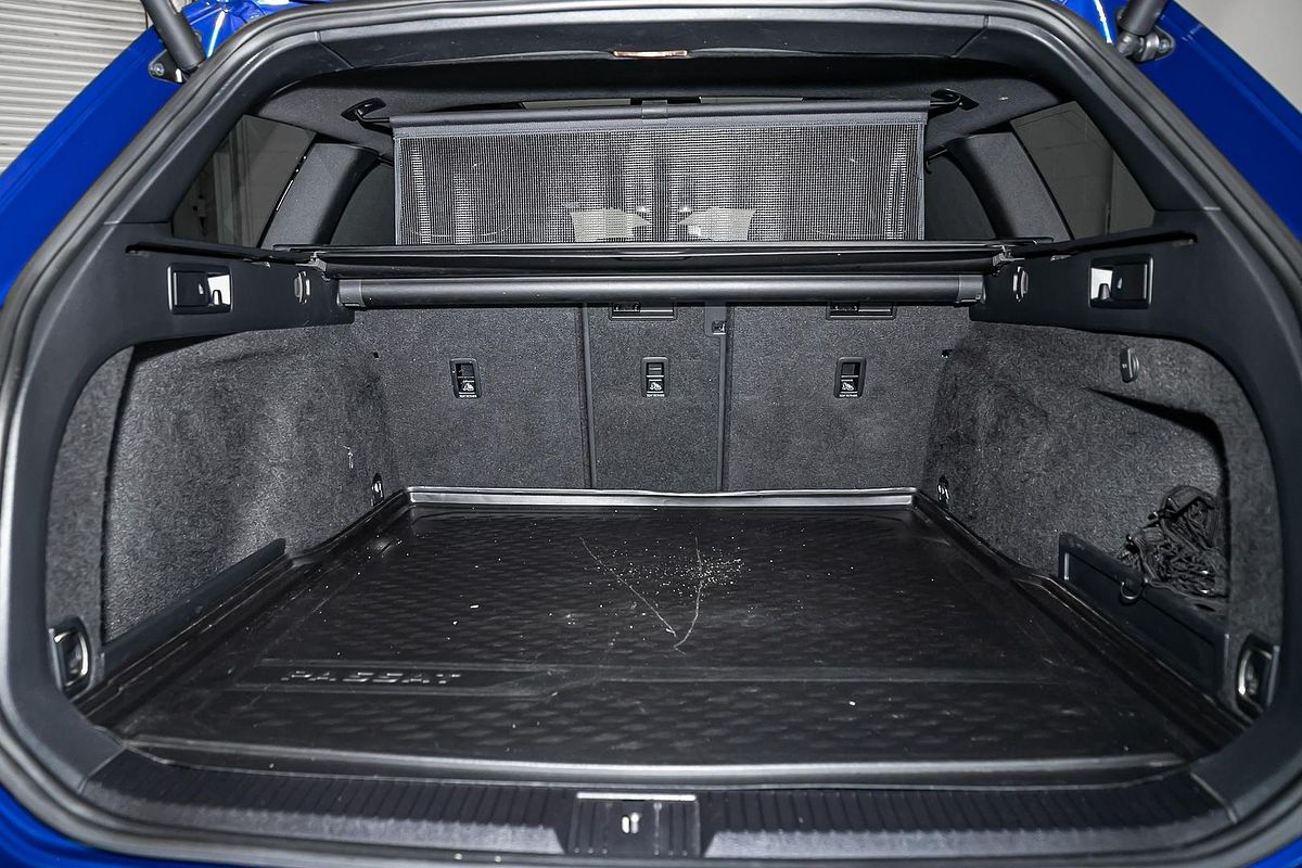 2023 Volkswagen Passat 206TSI R-Line B8