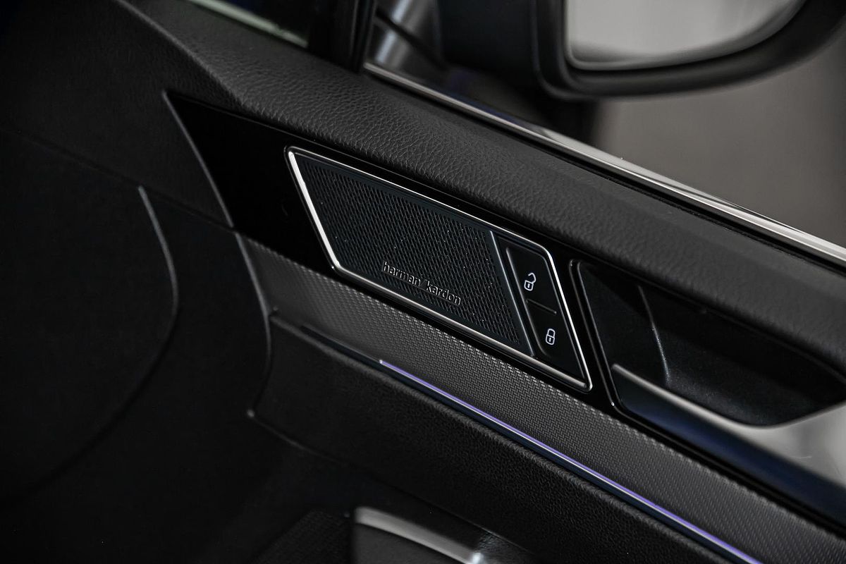 2023 Volkswagen Passat 206TSI R-Line B8