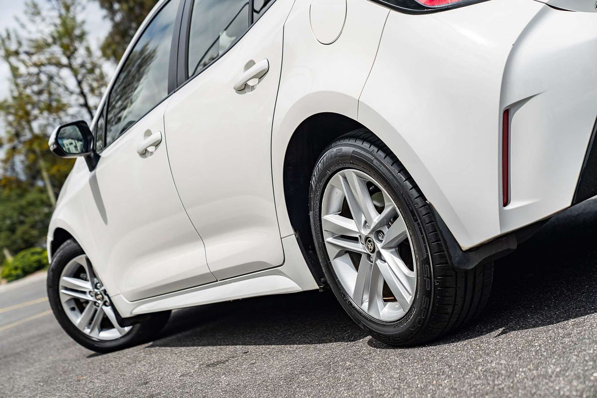 2018 Toyota Corolla Ascent Sport MZEA12R