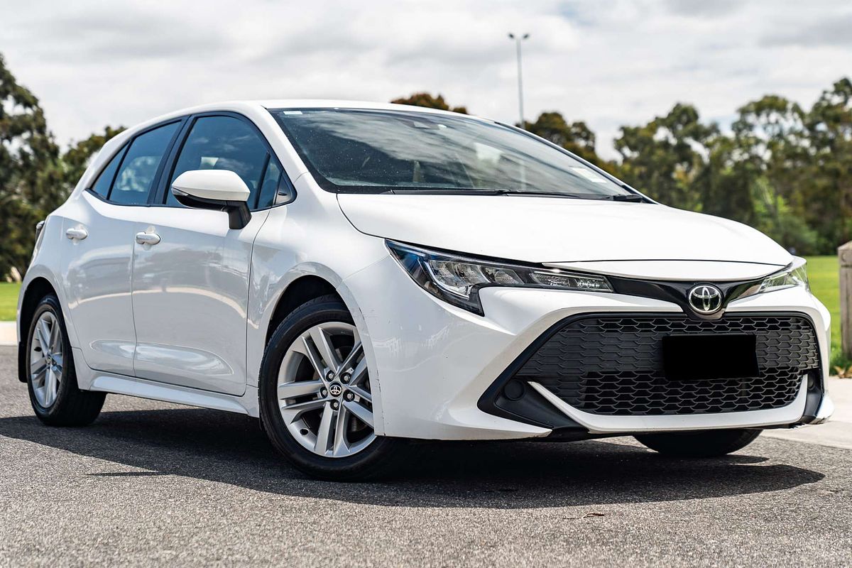 2018 Toyota Corolla Ascent Sport MZEA12R