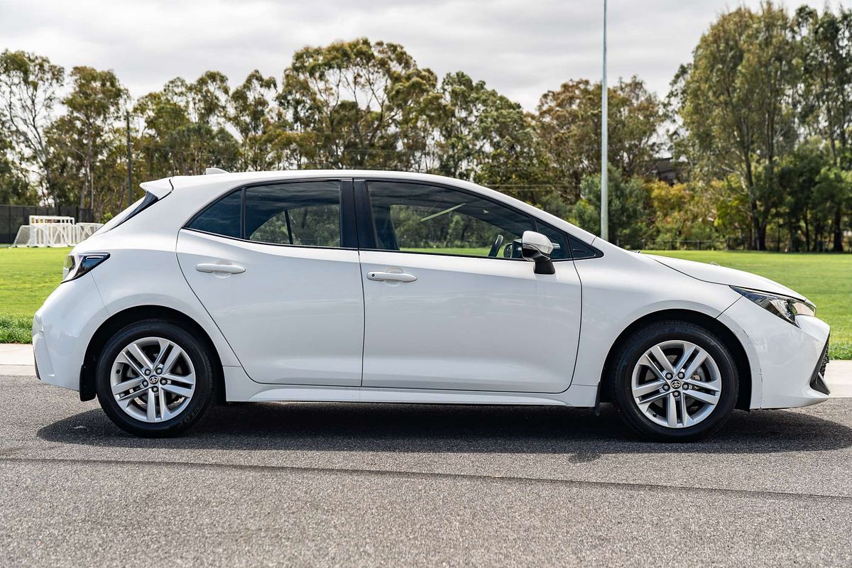 2018 Toyota Corolla Ascent Sport MZEA12R