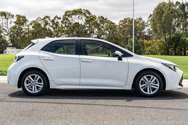 2018 Toyota Corolla Ascent Sport MZEA12R