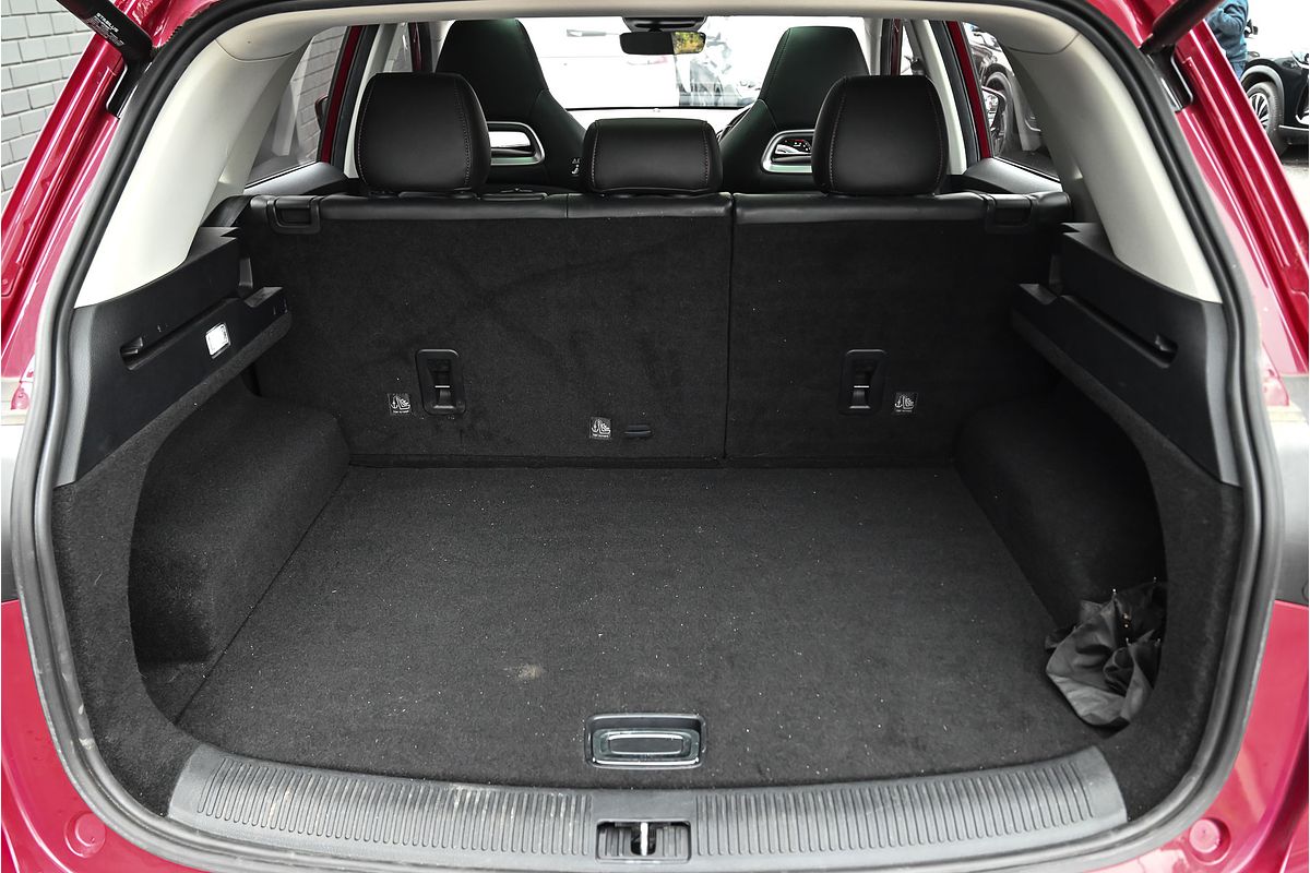 2021 MG HS Essence SAS23