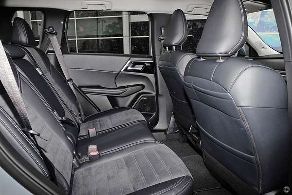 2025 Mitsubishi Outlander Aspire ZM