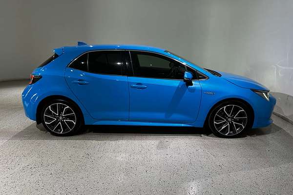 2020 Toyota Corolla ZR Hybrid ZWE211R