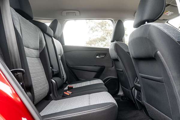 2024 Nissan X-TRAIL ST T33