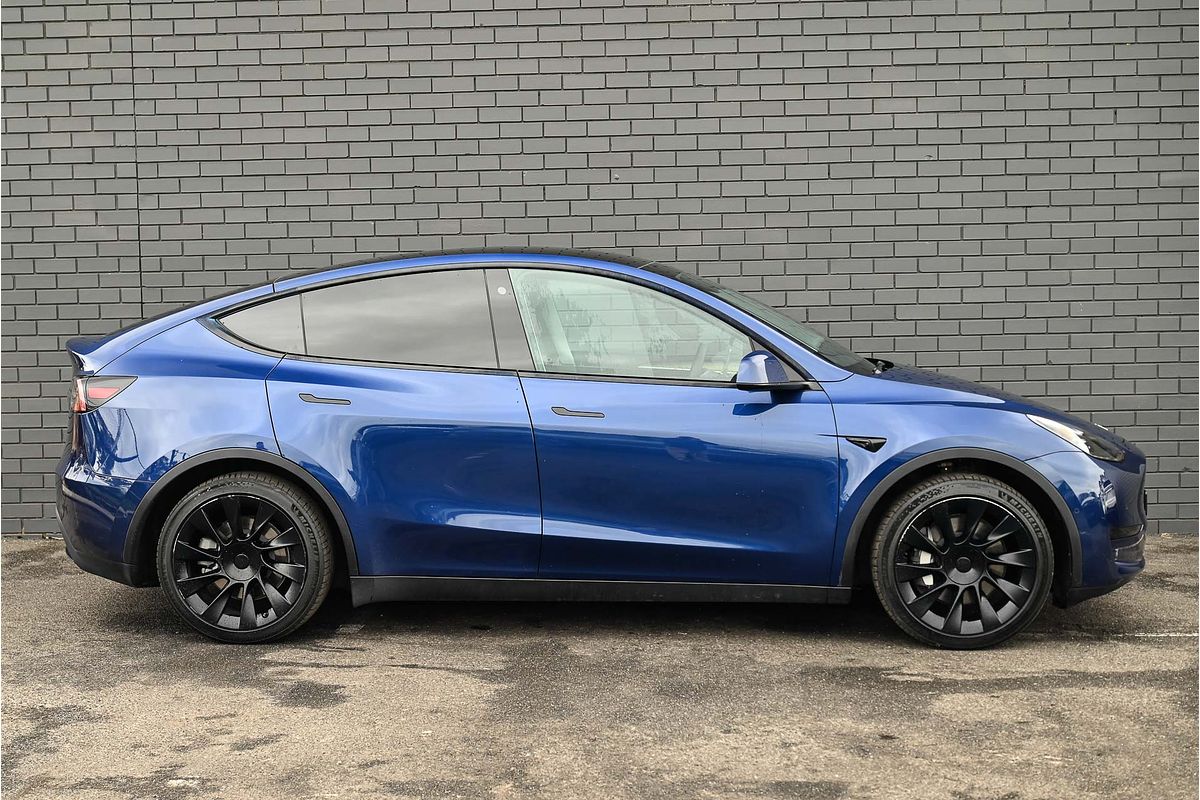 2022 Tesla Model Y Rear-Wheel Drive