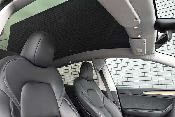 2022 Tesla Model Y Rear-Wheel Drive