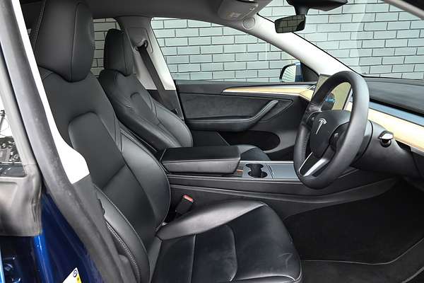 2022 Tesla Model Y Rear-Wheel Drive