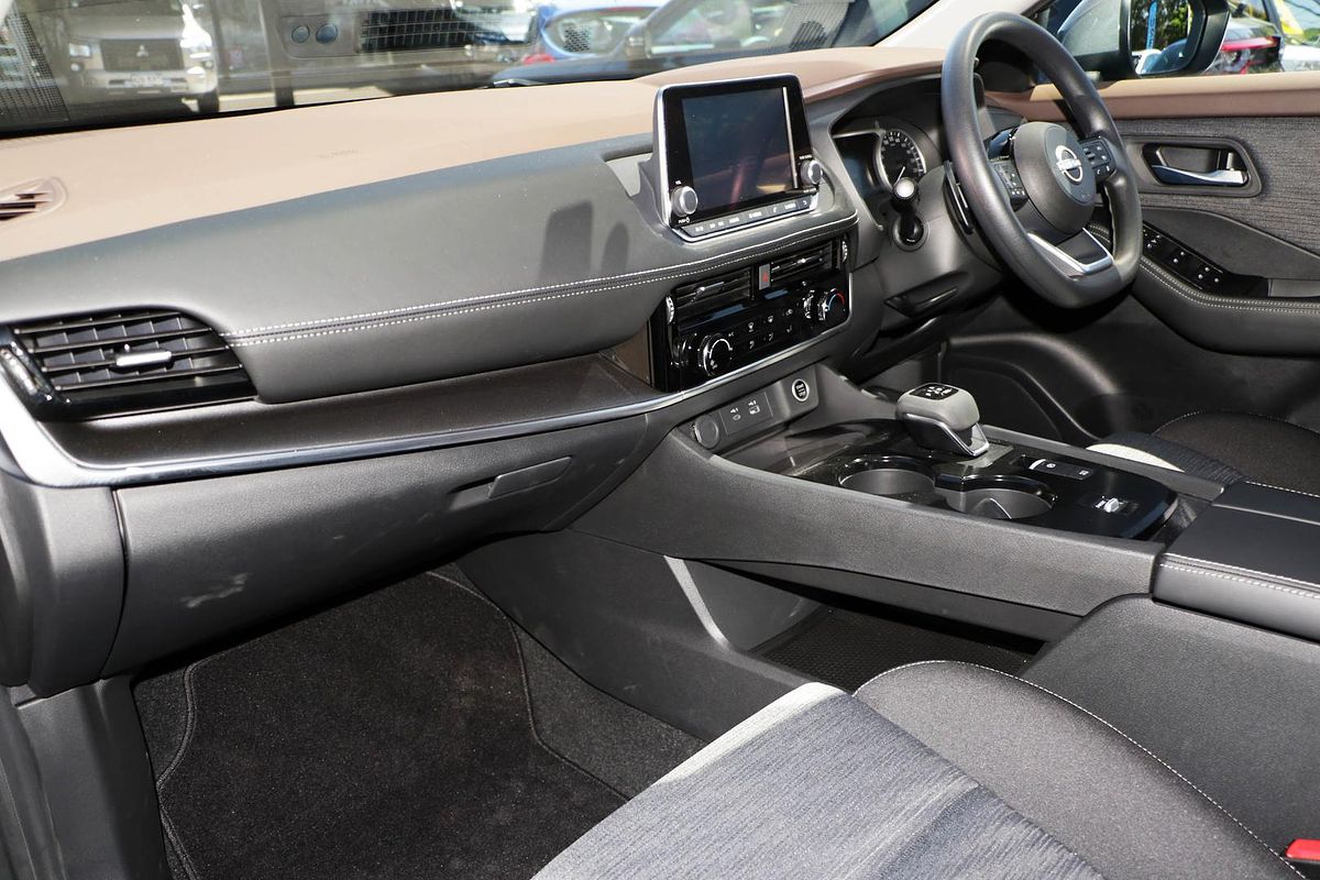 2024 Nissan X-TRAIL ST T33