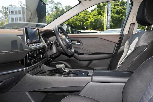 2024 Nissan X-TRAIL ST T33