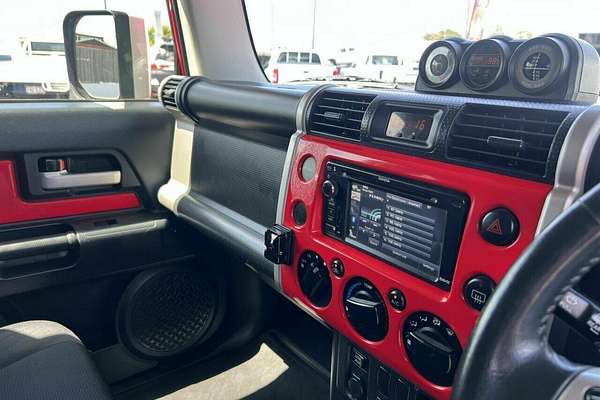 2014 Toyota FJ Cruiser GSJ15R