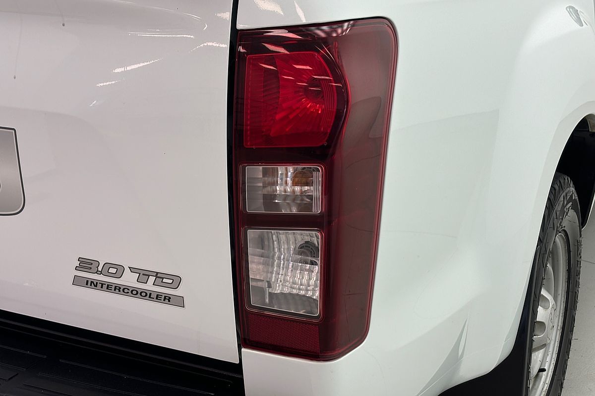2019 Isuzu D-MAX SX High Ride Rear Wheel Drive