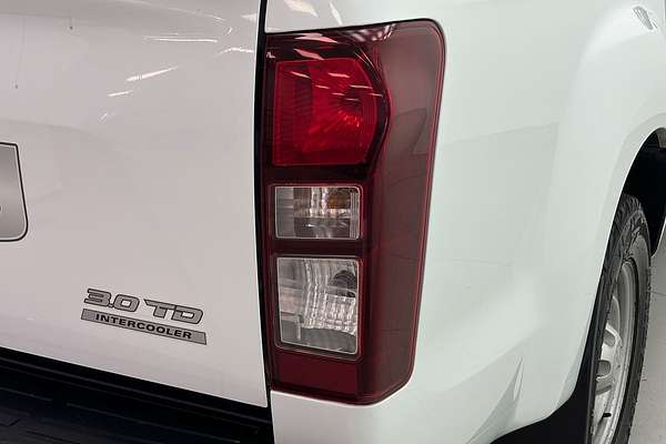 2019 Isuzu D-MAX SX High Ride Rear Wheel Drive