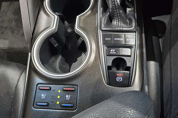 2021 Toyota Camry SL AXVH70R