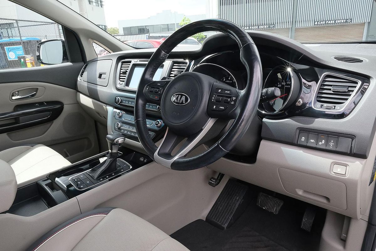 2017 Kia Carnival Platinum YP