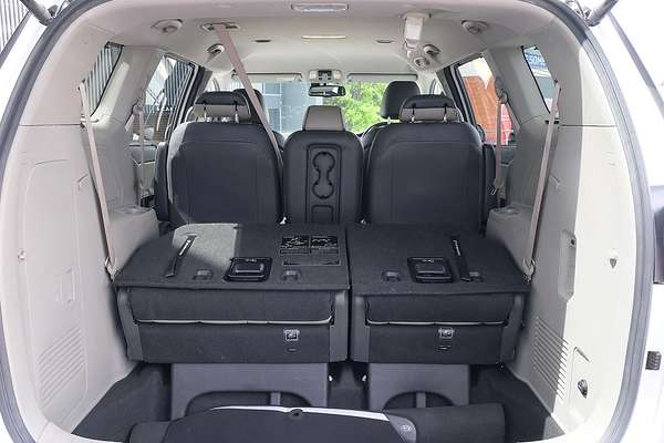 2017 Kia Carnival Platinum YP