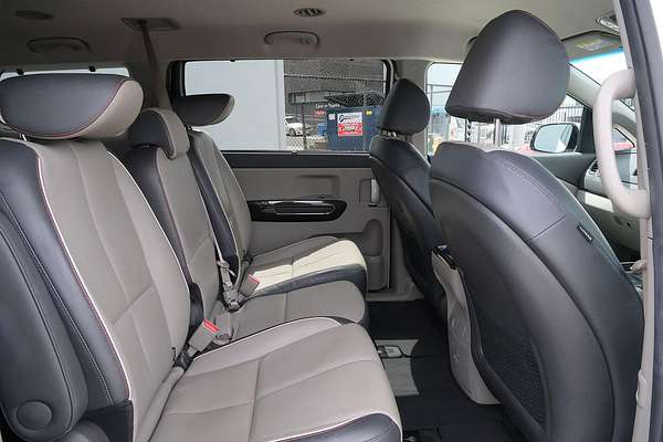 2017 Kia Carnival Platinum YP