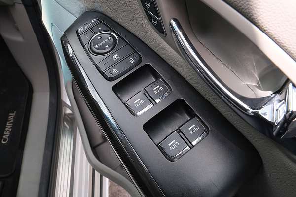 2017 Kia Carnival Platinum YP