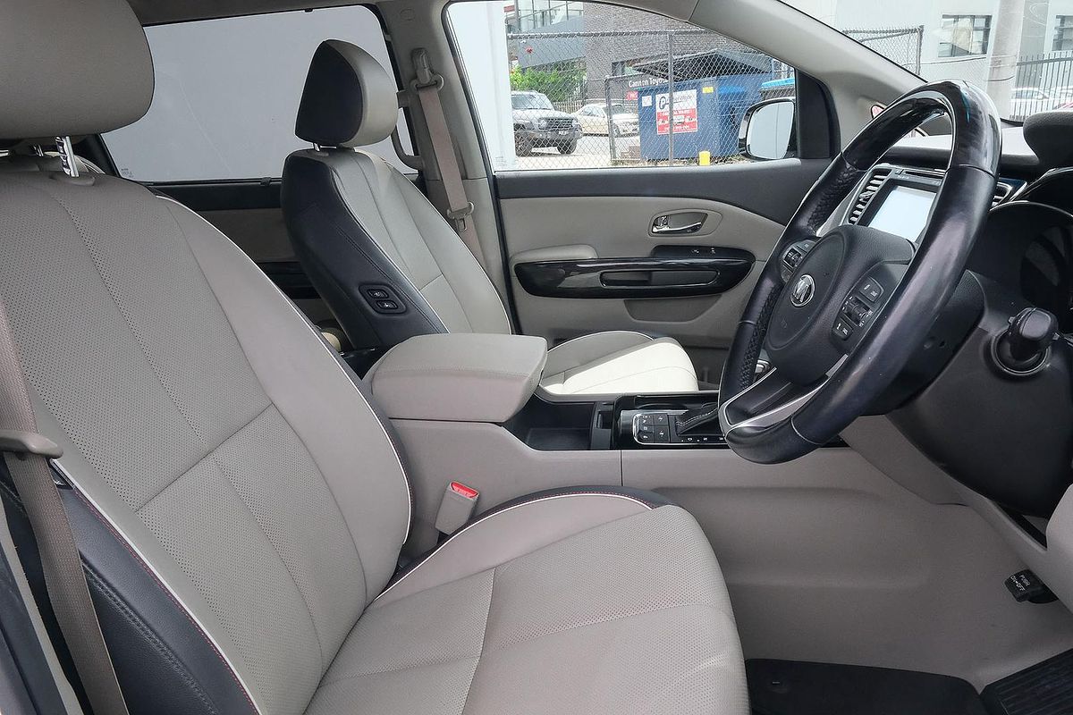 2017 Kia Carnival Platinum YP