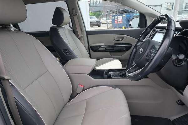 2017 Kia Carnival Platinum YP