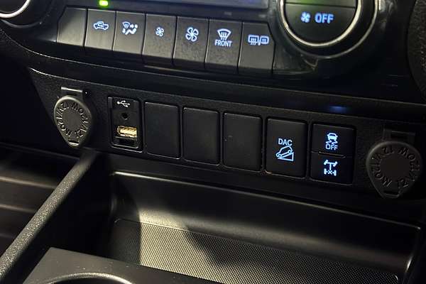 2022 Toyota Hilux SR5 GUN126R 4X4