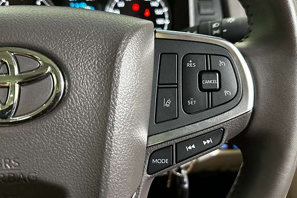 2023 Toyota Hiace Commuter GL GDH322R ELWB High Roof