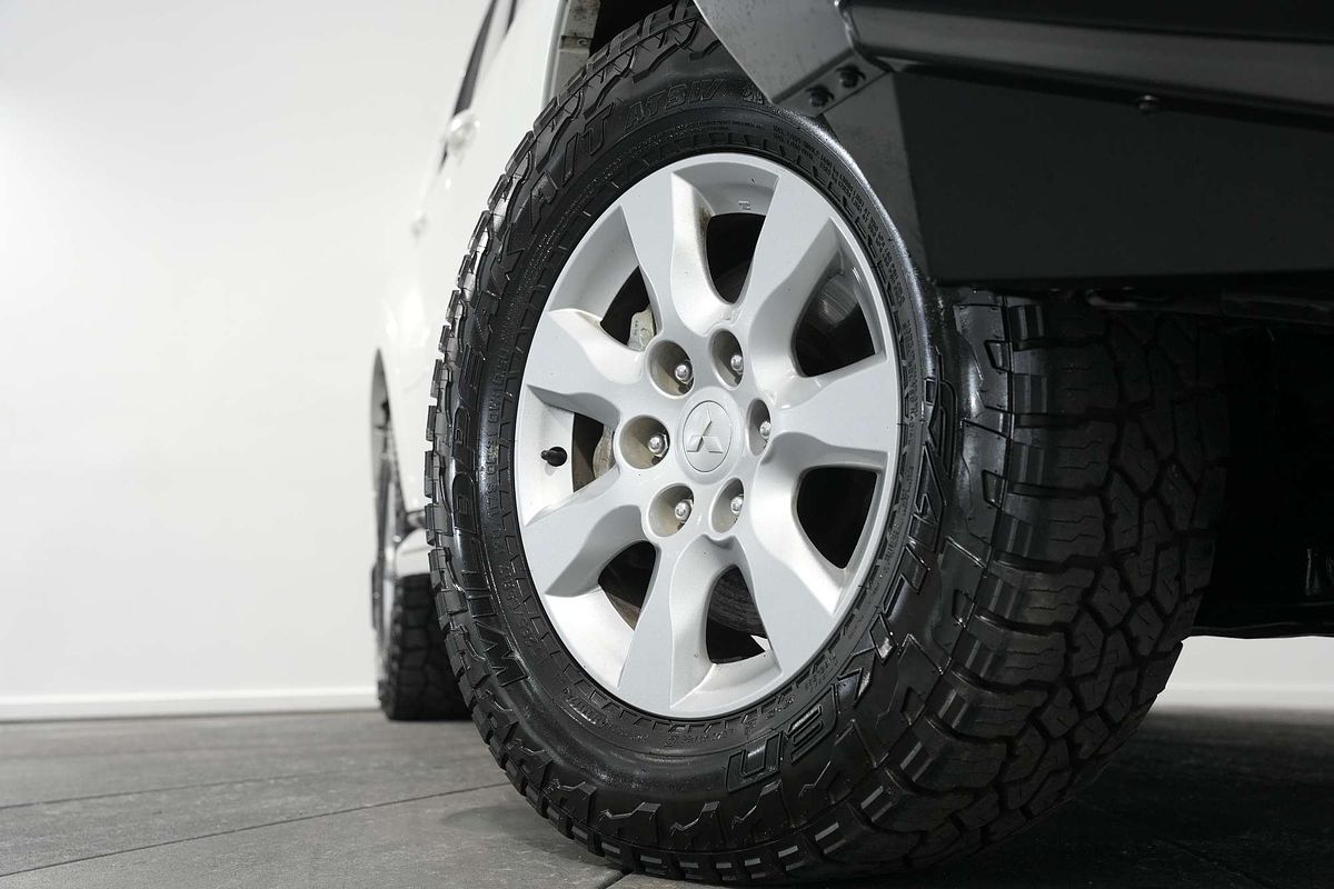 2021 Mitsubishi Pajero GLX NX