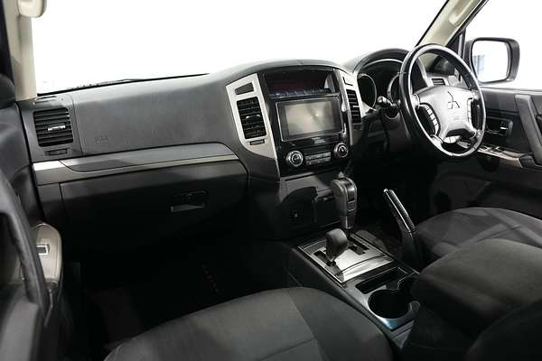 2021 Mitsubishi Pajero GLX NX