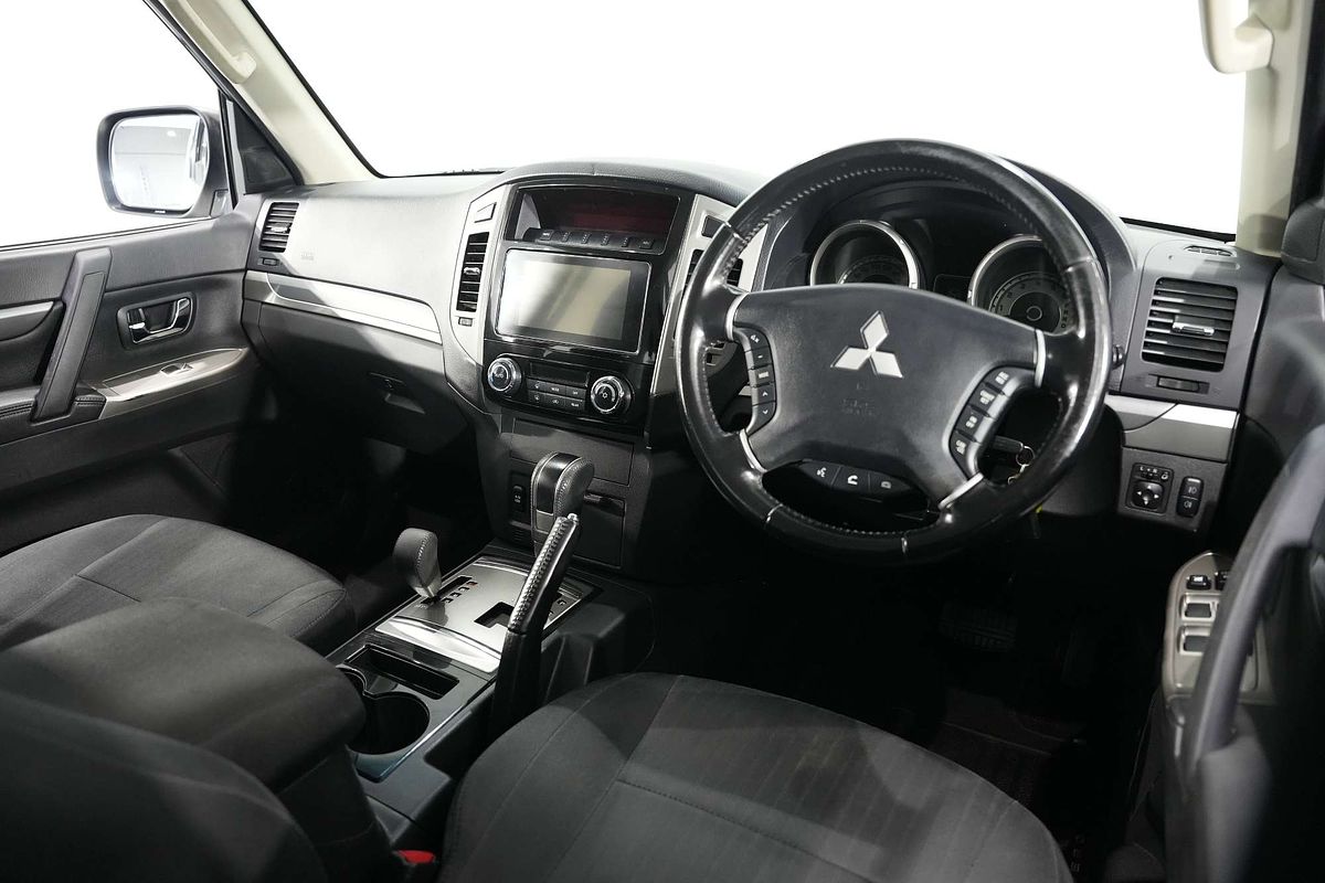 2021 Mitsubishi Pajero GLX NX