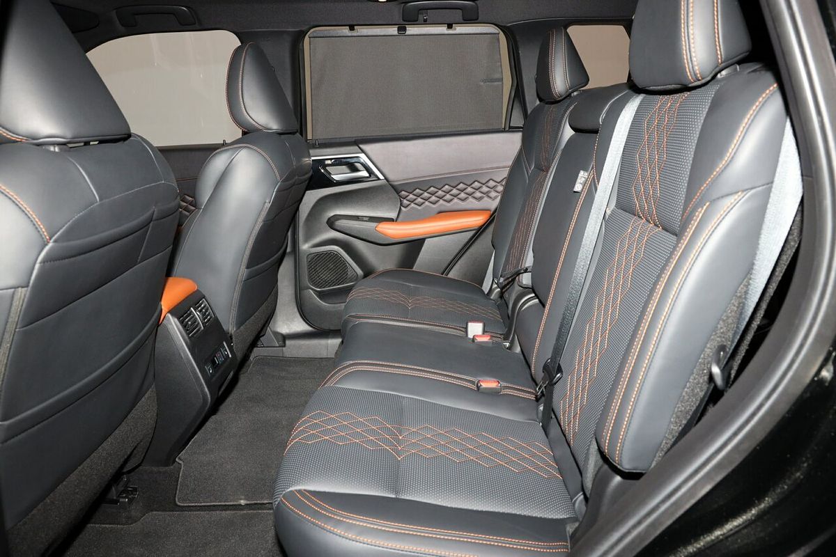 2023 Mitsubishi Outlander Exceed Tourer ZM