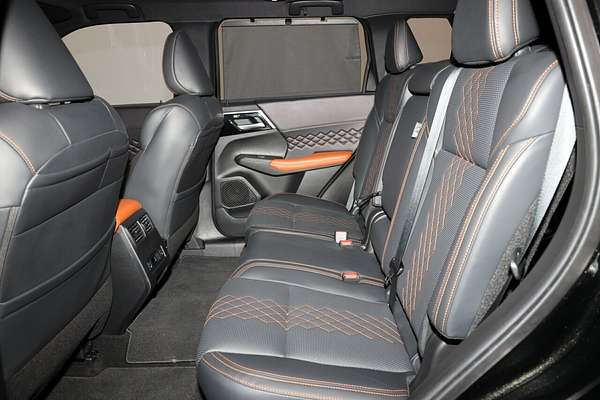 2023 Mitsubishi Outlander Exceed Tourer ZM