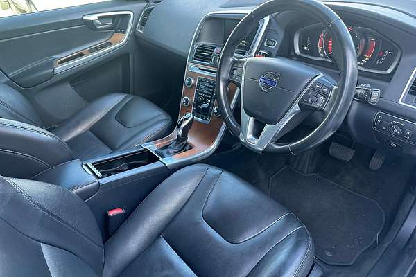 2015 Volvo XC60 D4 Luxury