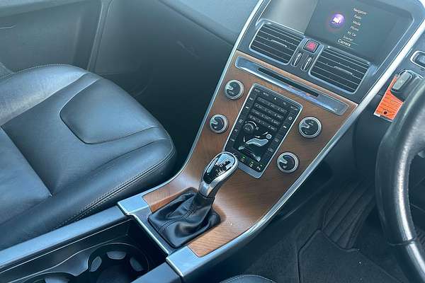 2015 Volvo XC60 D4 Luxury