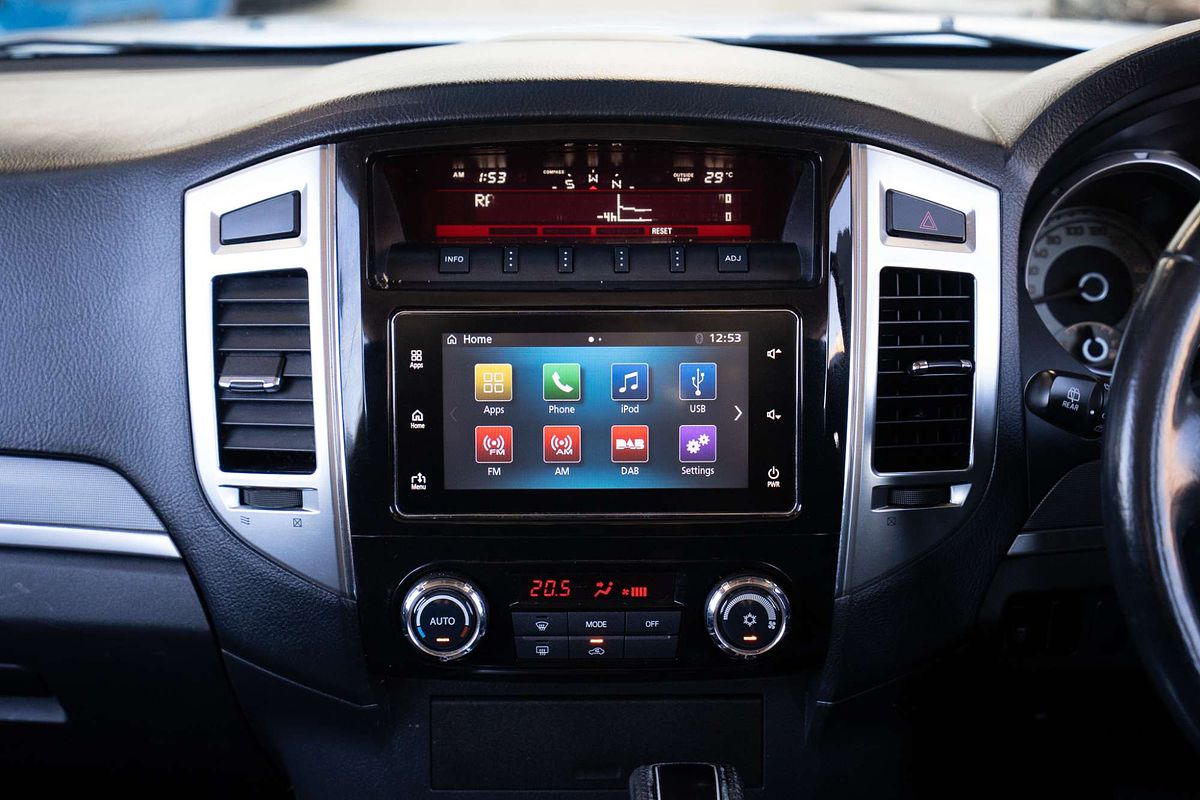 2016 Mitsubishi Pajero GLX NX