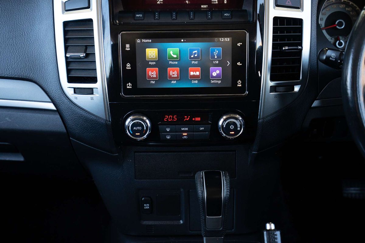 2016 Mitsubishi Pajero GLX NX