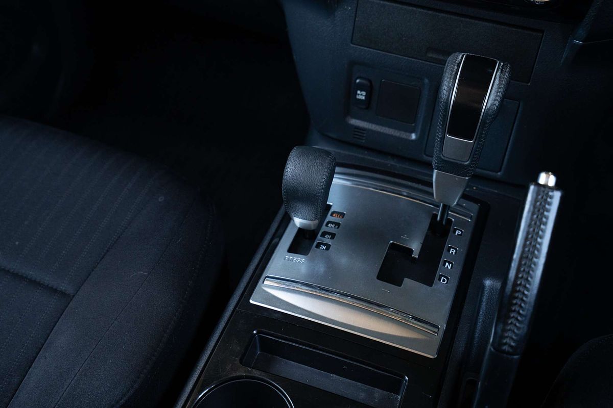 2016 Mitsubishi Pajero GLX NX