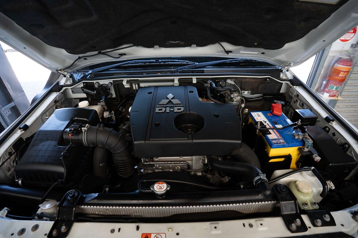 2016 Mitsubishi Pajero GLX NX