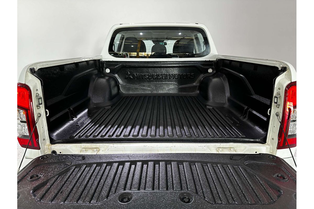 2022 Mitsubishi Triton GLX+ MR 4X4