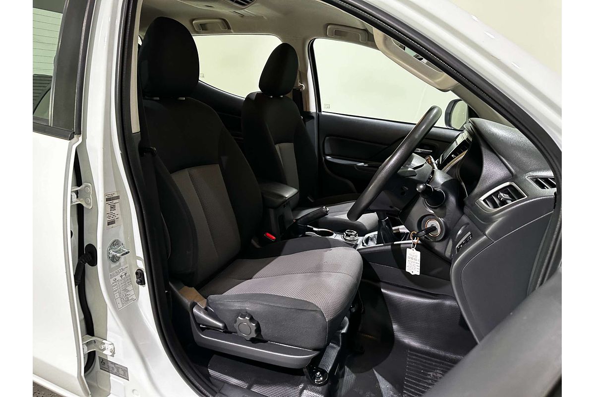 2022 Mitsubishi Triton GLX+ MR 4X4