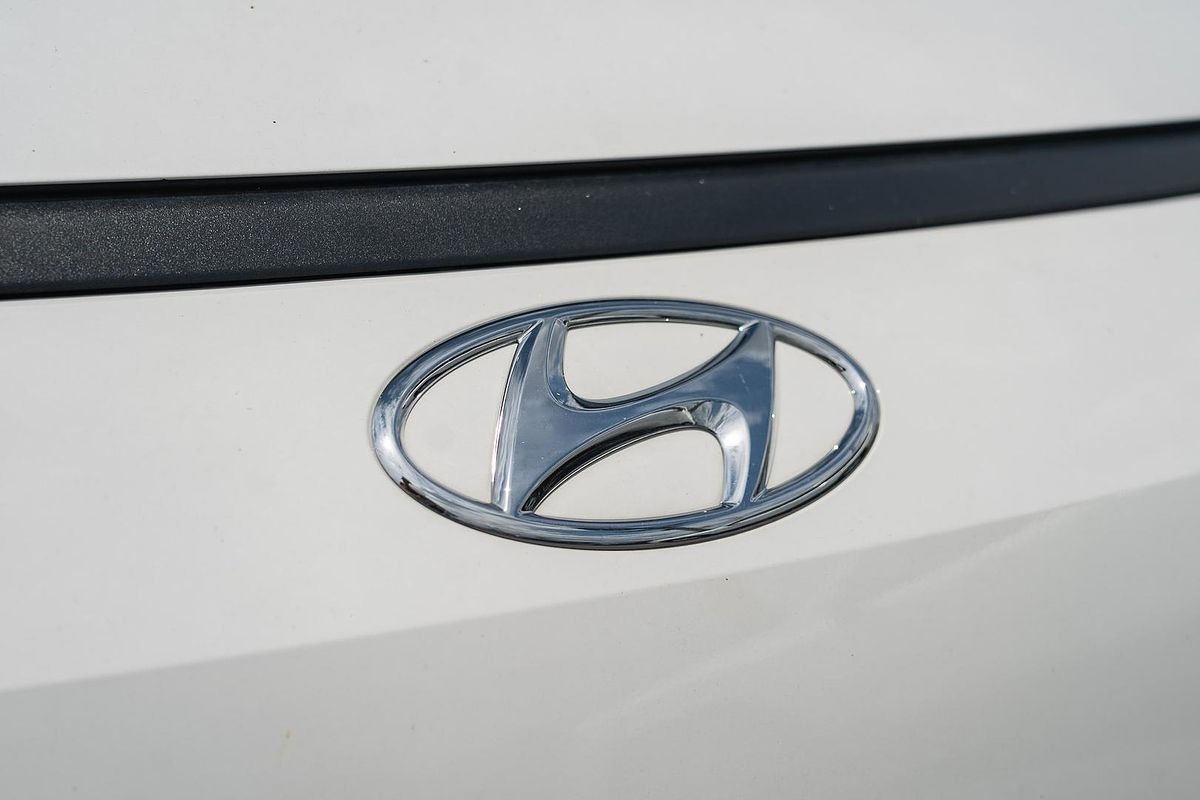 2022 Hyundai STARIA LOAD US4.V2