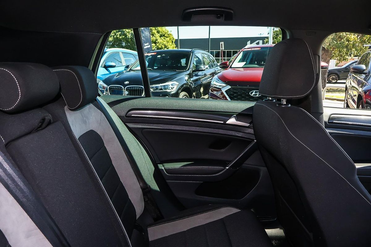 2015 Volkswagen Golf R 7