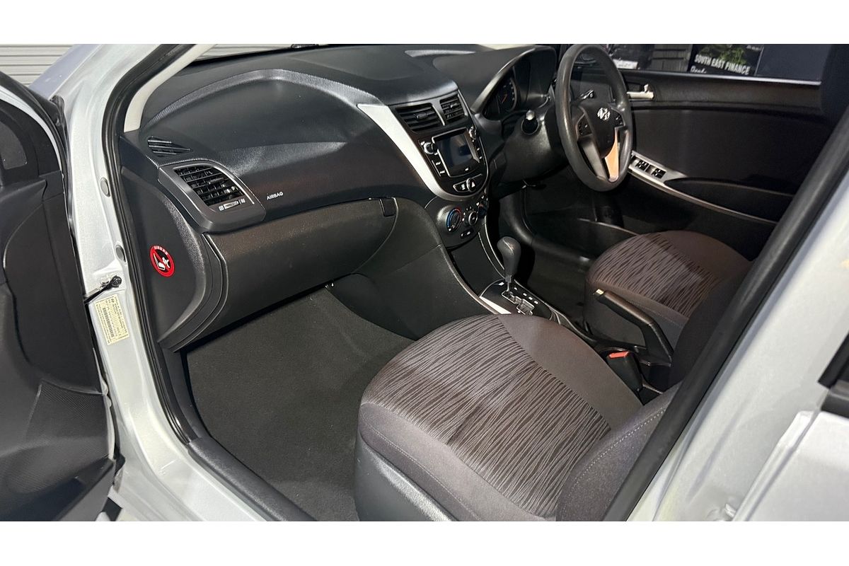 2016 Hyundai Accent Active RB4