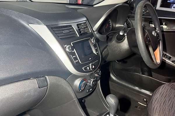 2016 Hyundai Accent Active RB4