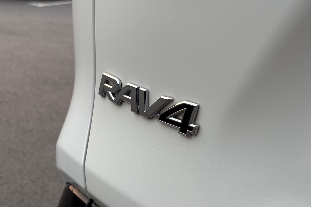 2022 Toyota RAV4 XSE AXAH54R