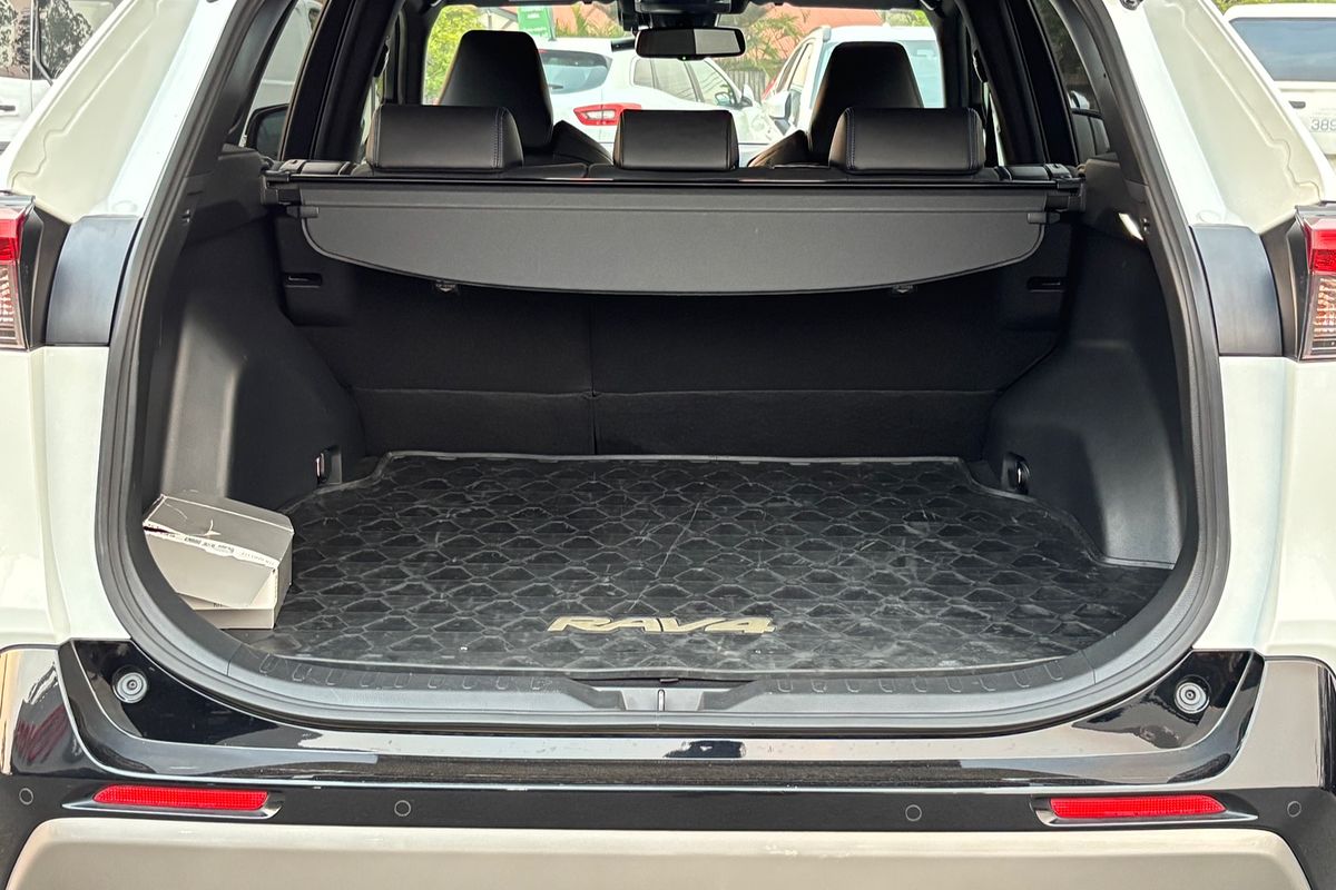 2022 Toyota RAV4 XSE AXAH54R