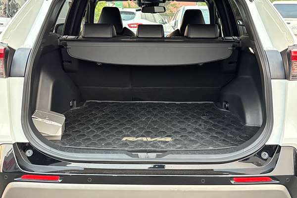 2022 Toyota RAV4 XSE AXAH54R