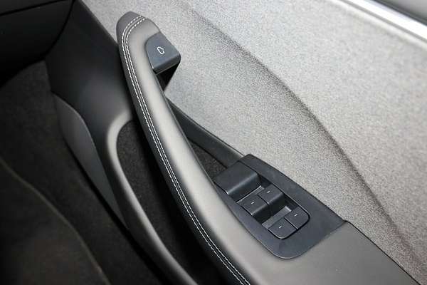 2024 Tesla Model 3 Rear-Wheel Drive