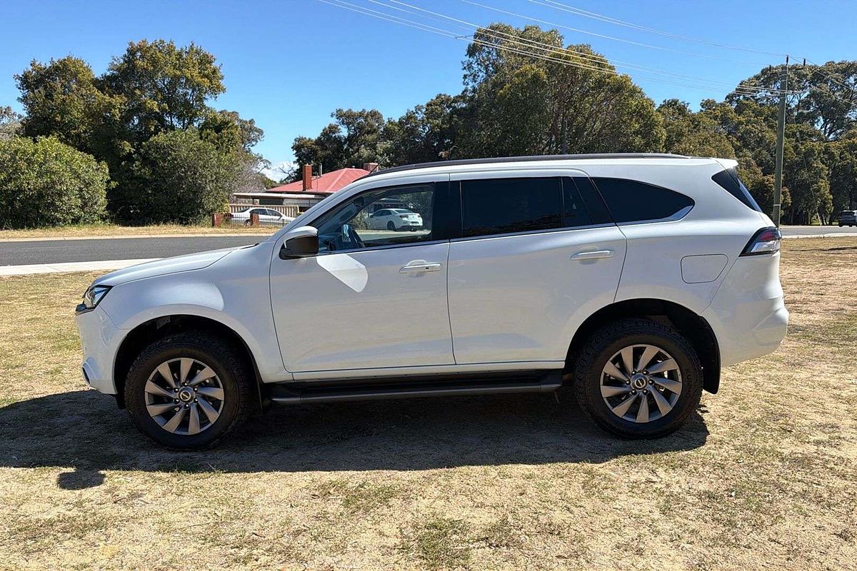 2022 Isuzu MU-X LS-U